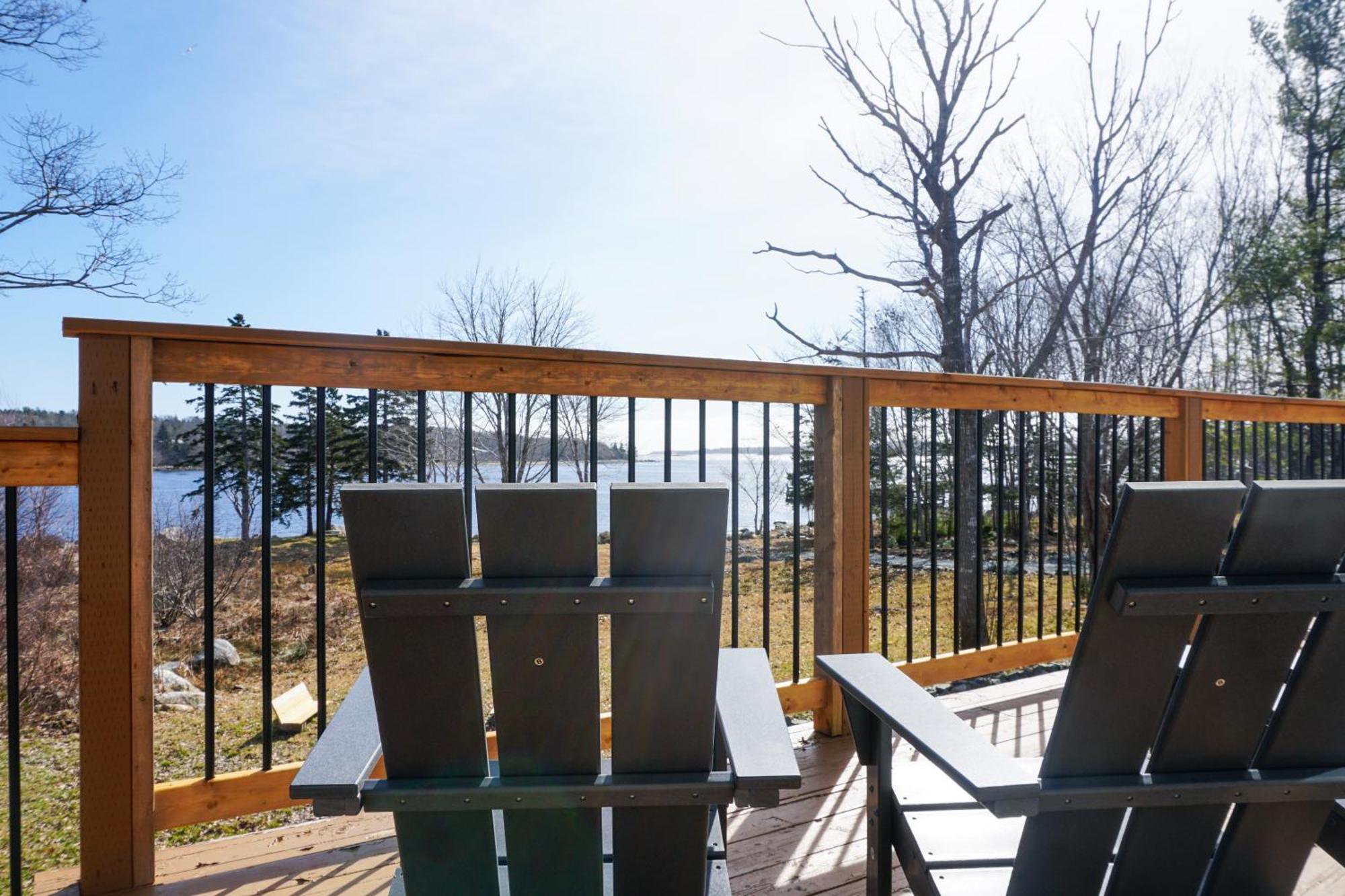 Blissful Oceanfront Cottage In Port Mouton 외부 사진