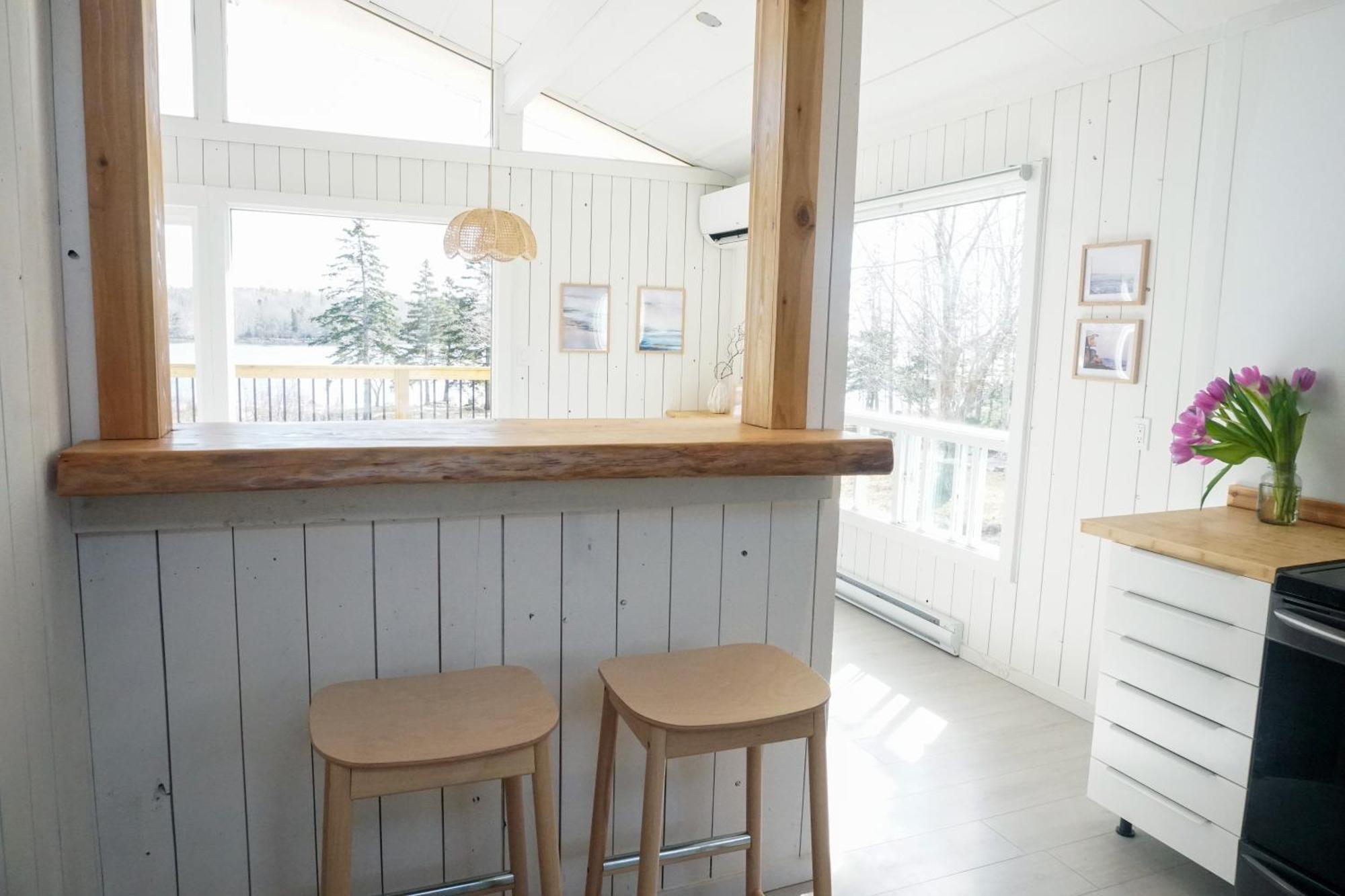 Blissful Oceanfront Cottage In Port Mouton 외부 사진