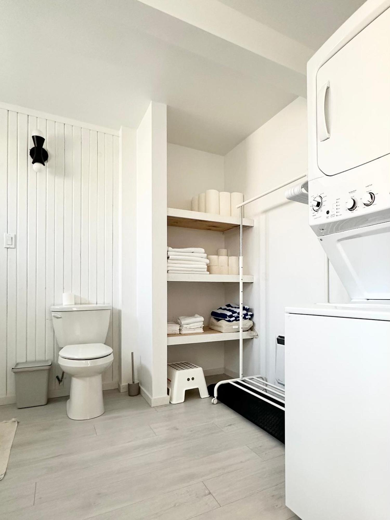 Blissful Oceanfront Cottage In Port Mouton 외부 사진