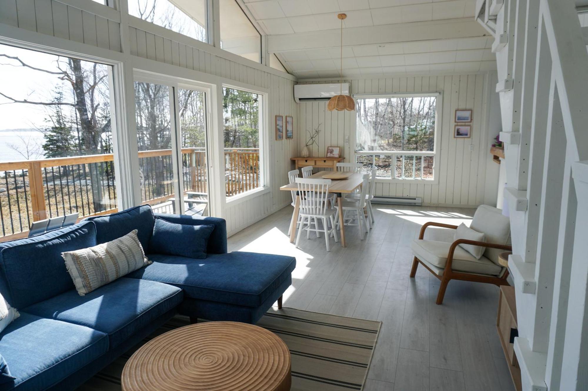 Blissful Oceanfront Cottage In Port Mouton 외부 사진